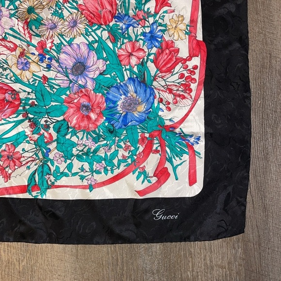 Gucci Vintage Floral Black Border Silk Square Scarf - Picture 12 of 16